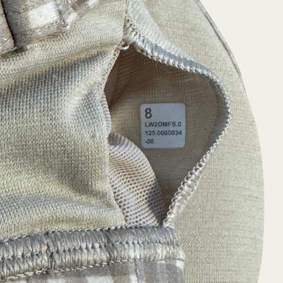 2 Lululemon Wunder Train Sports Bras size 8 Strappy Back Yoga Racer Padded Run - Picture 5 of 10